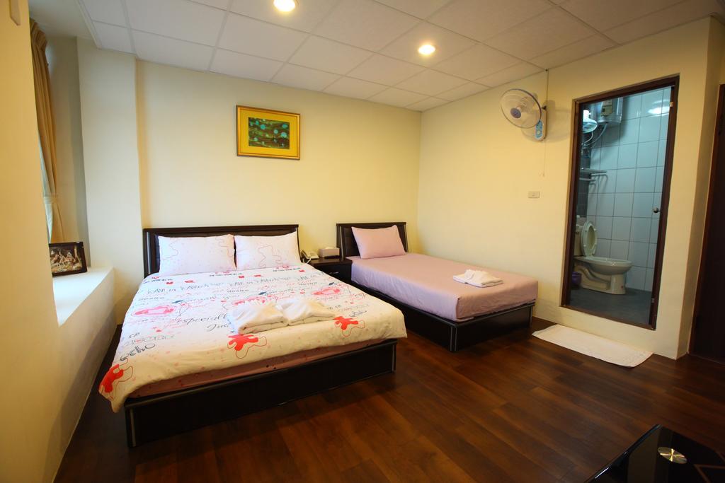בודאיי Harmony Guest House מראה חיצוני תמונה