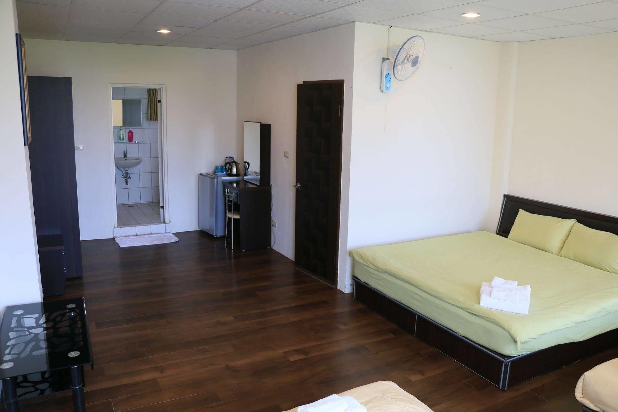 בודאיי Harmony Guest House מראה חיצוני תמונה