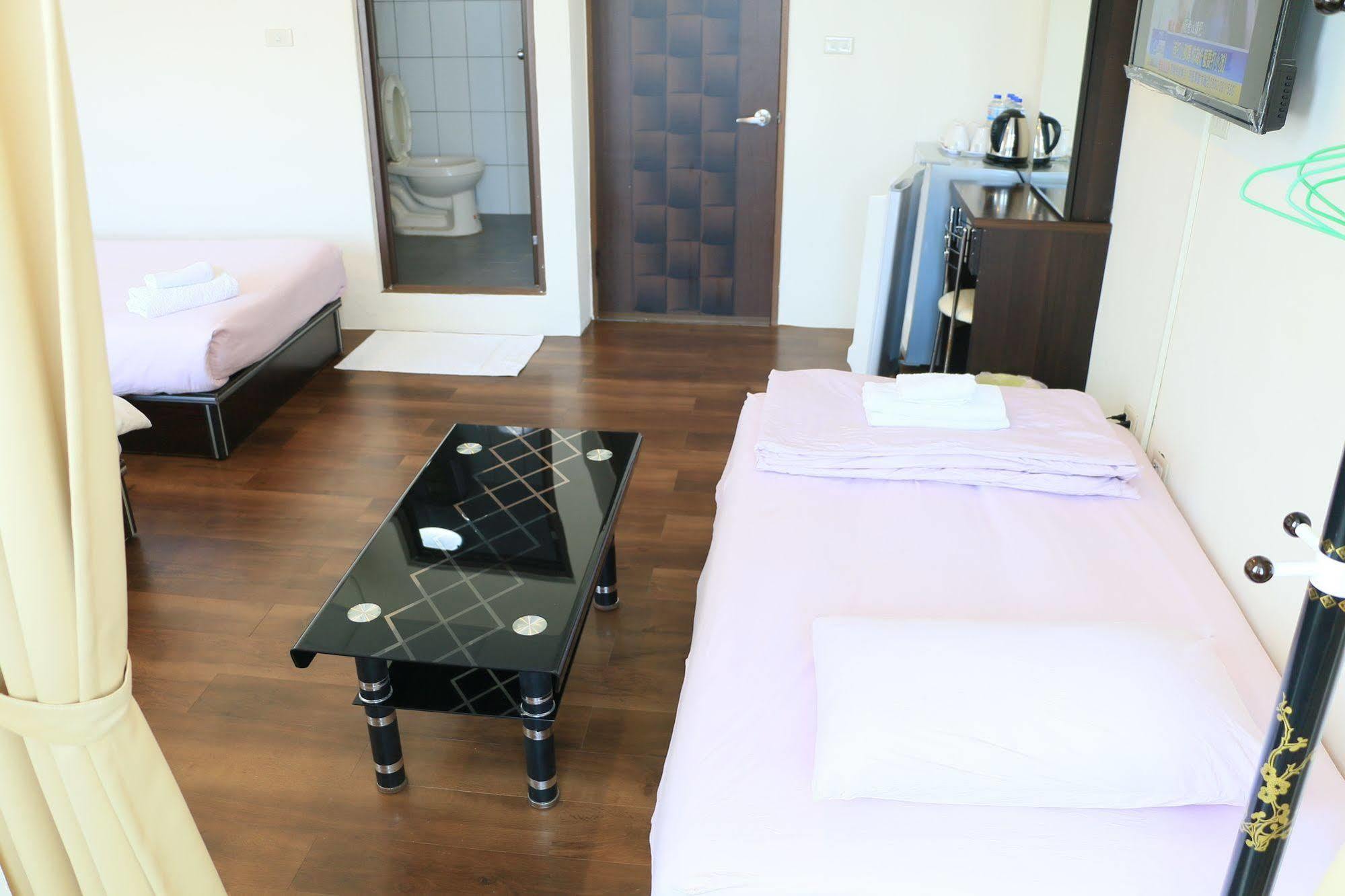 בודאיי Harmony Guest House מראה חיצוני תמונה
